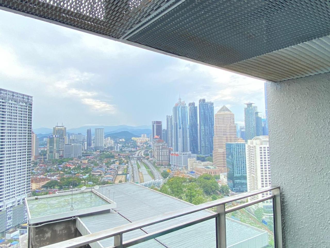 Mercu Summer Suites Klcc By Ab Kuala Lumpur Exterior photo
